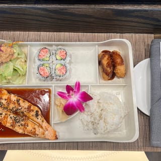 L Salmon Teriyaki Bento